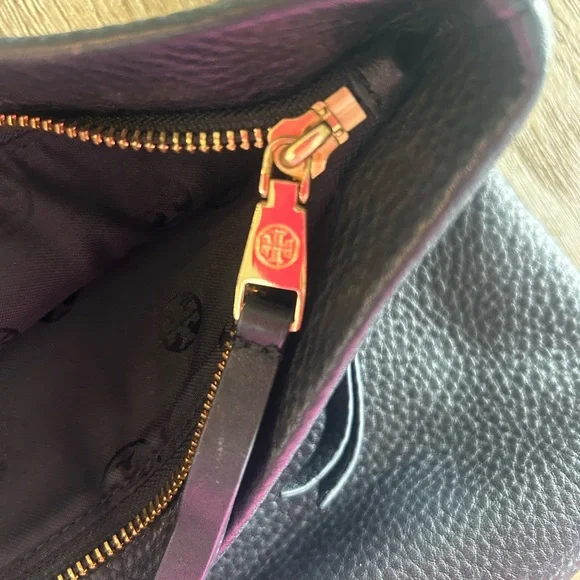 Tory Burch Black leather and Gold Crossbody Bag with Chain Strap - Picture 3 of 8